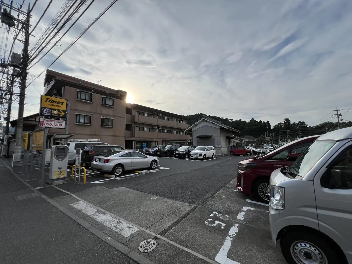 タイムズ高尾北口駅前