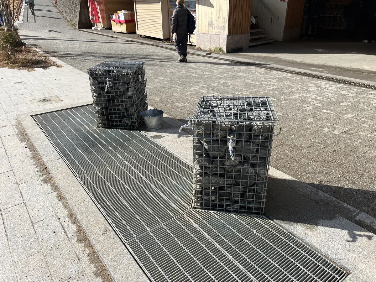 登山客向けの靴洗い場