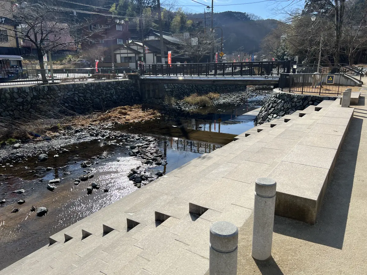 案内川の階段護岸