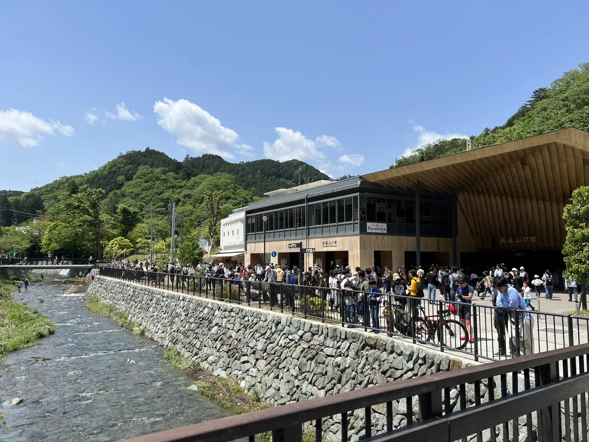 ゴールデンウィークの高尾山口周辺の混雑