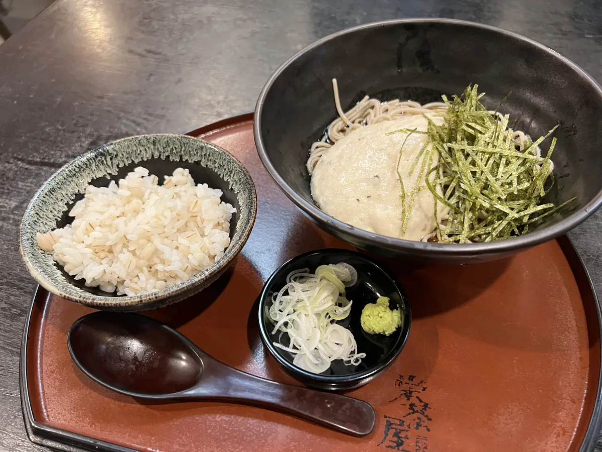 栄茶屋の元祖自然薯そば